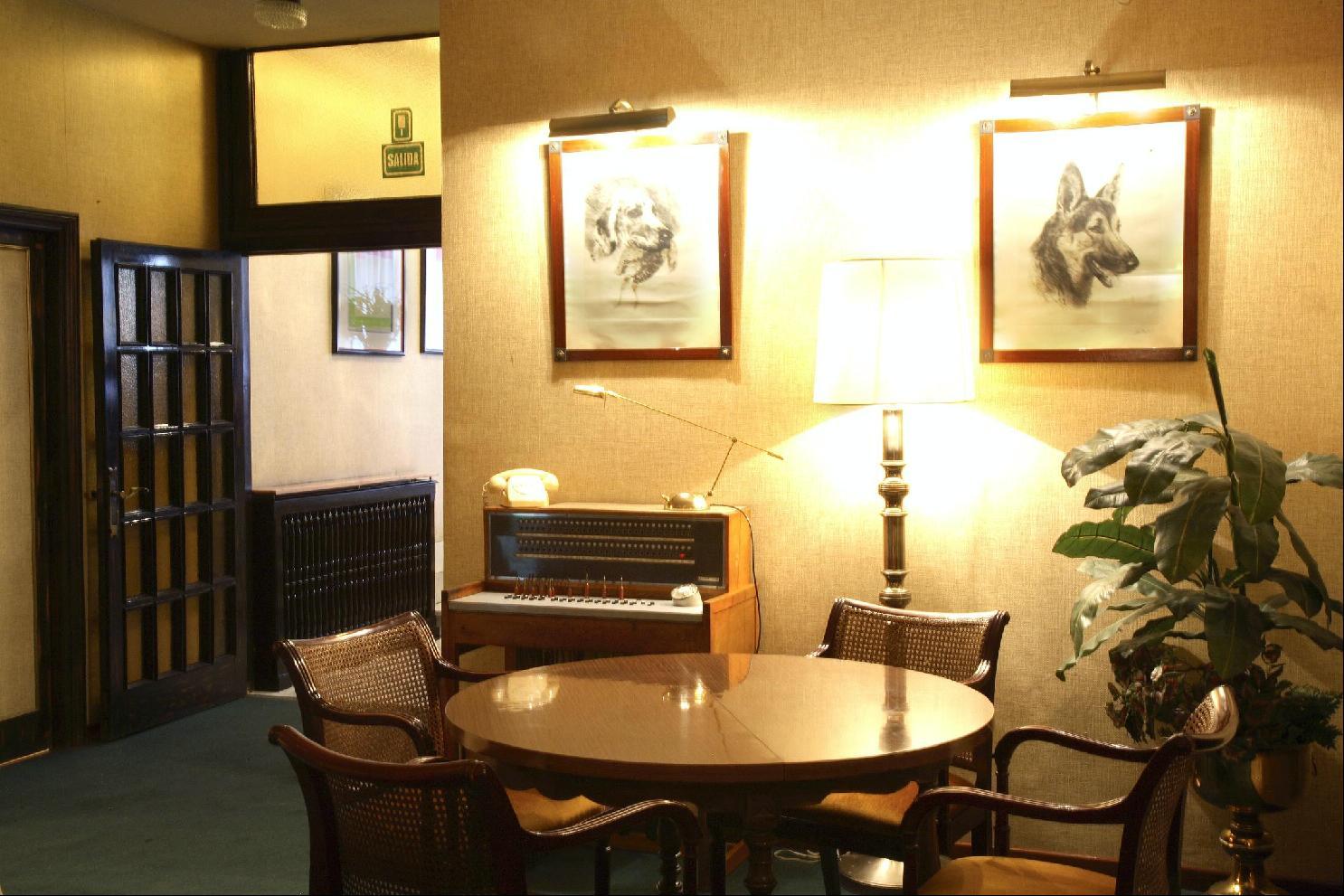 Monclus Hotel Palencia Bagian luar foto