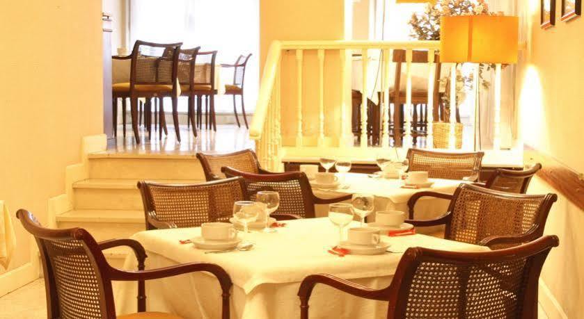 Monclus Hotel Palencia Bagian luar foto